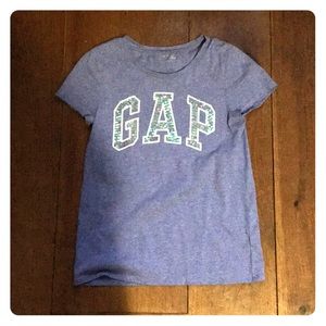 Gap tee shirt